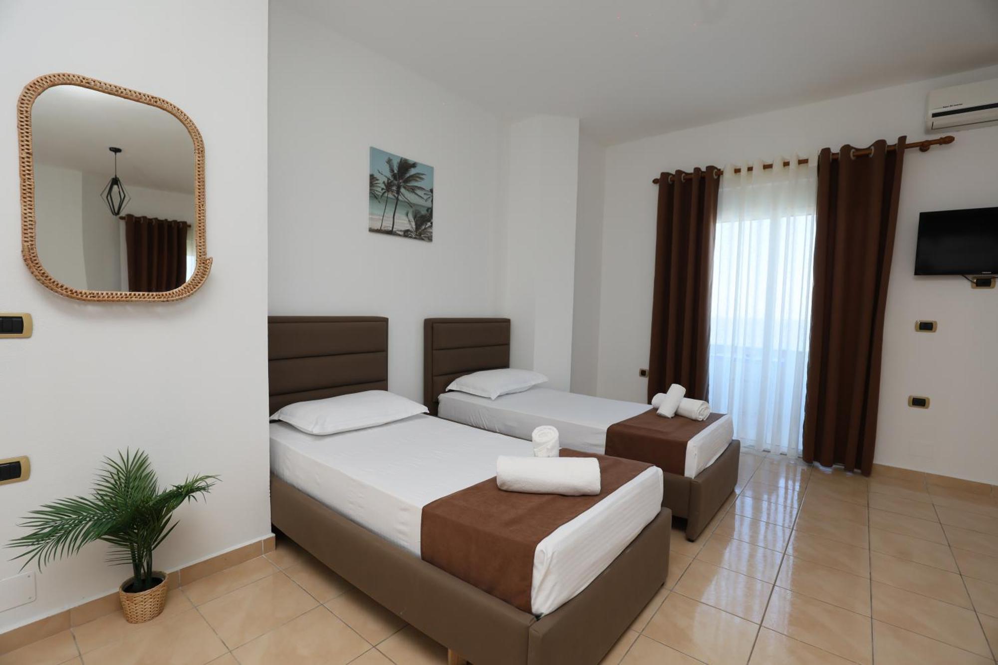 Michelle Apartments Ксамил Екстериор снимка