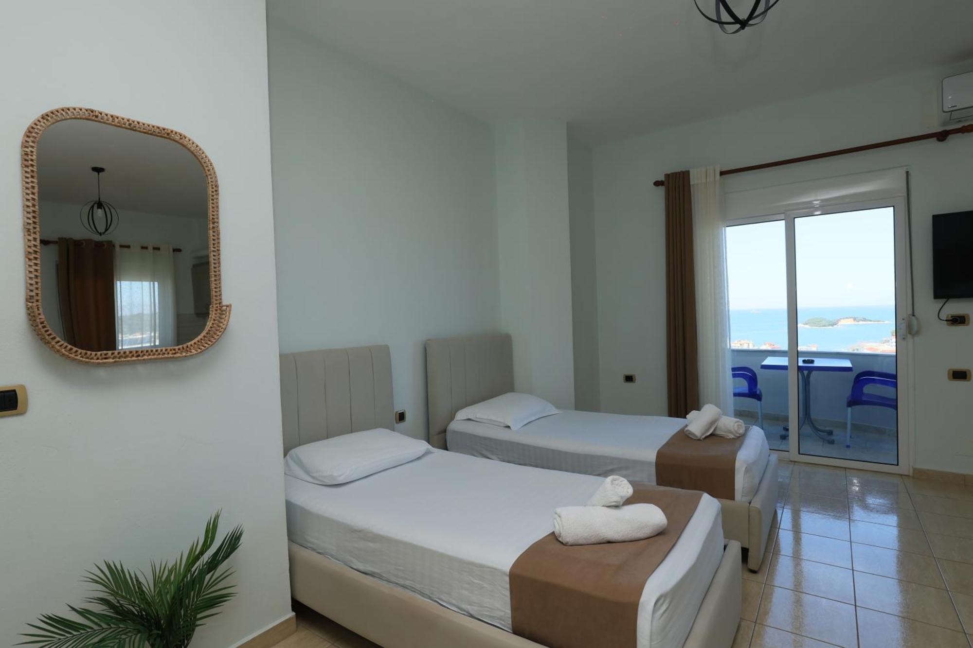 Michelle Apartments Ксамил Екстериор снимка
