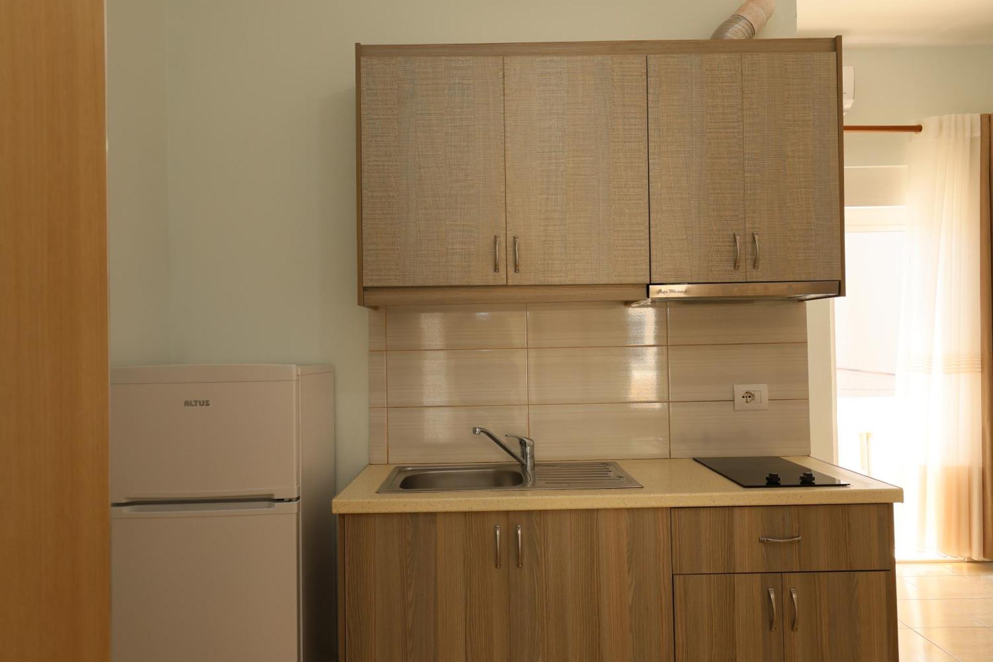 Michelle Apartments Ксамил Екстериор снимка