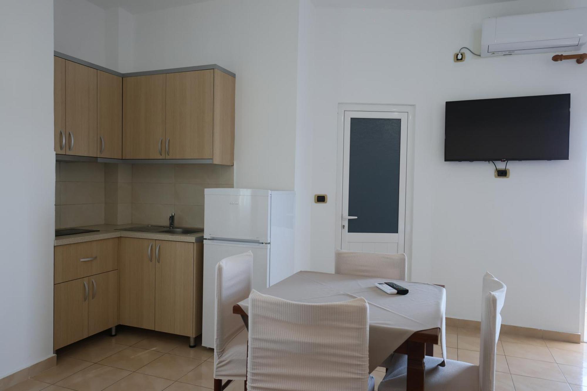 Michelle Apartments Ксамил Екстериор снимка