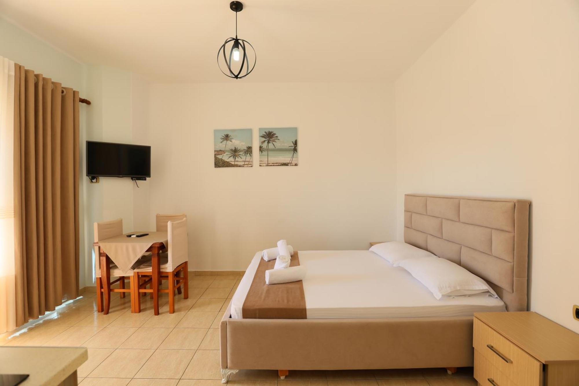 Michelle Apartments Ксамил Екстериор снимка