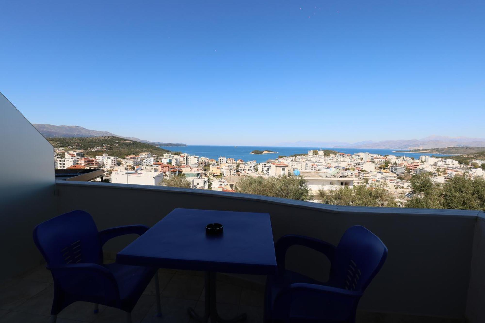 Michelle Apartments Ксамил Екстериор снимка