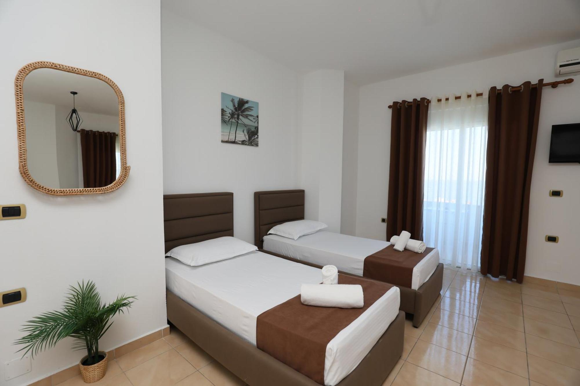 Michelle Apartments Ксамил Екстериор снимка