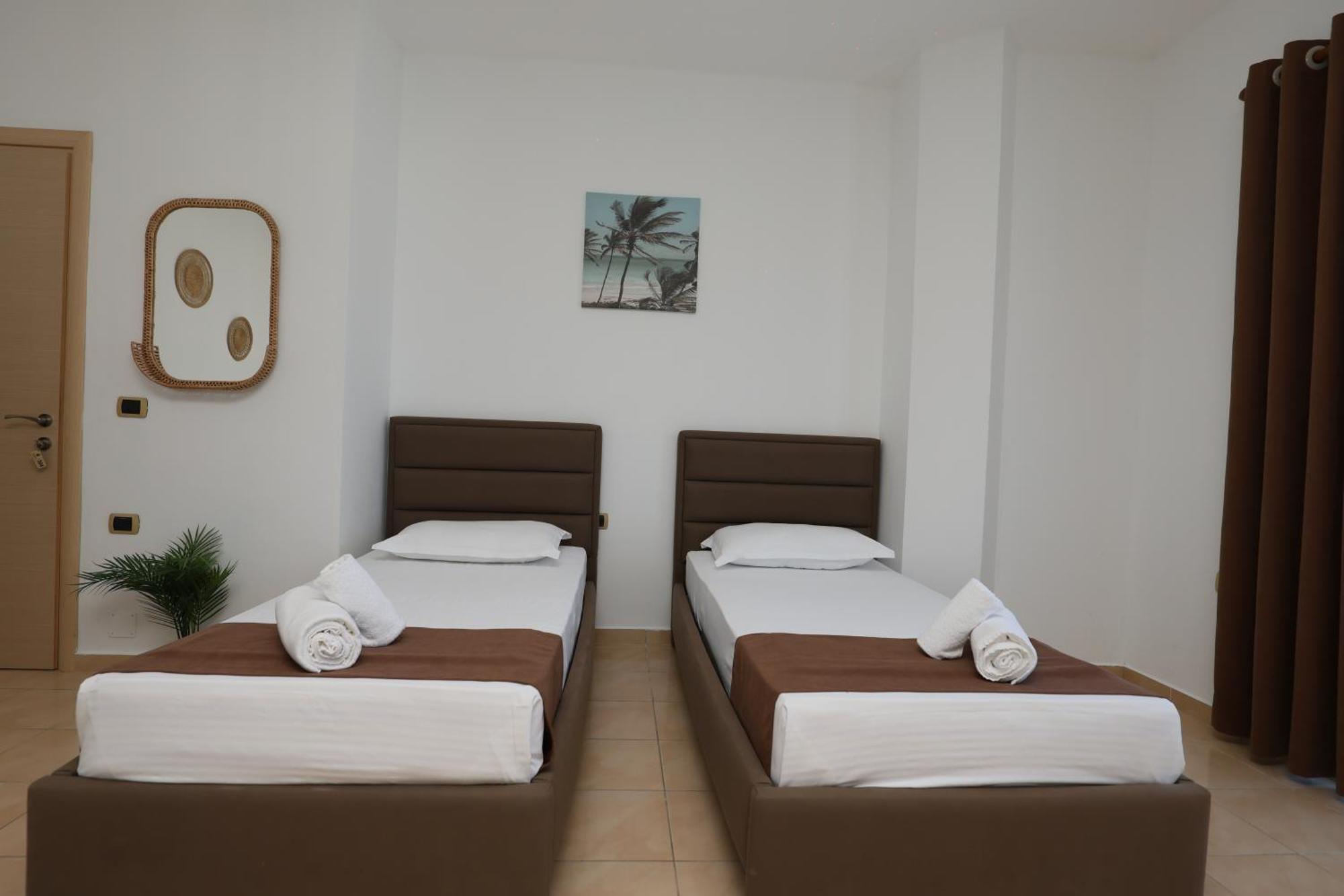 Michelle Apartments Ксамил Екстериор снимка