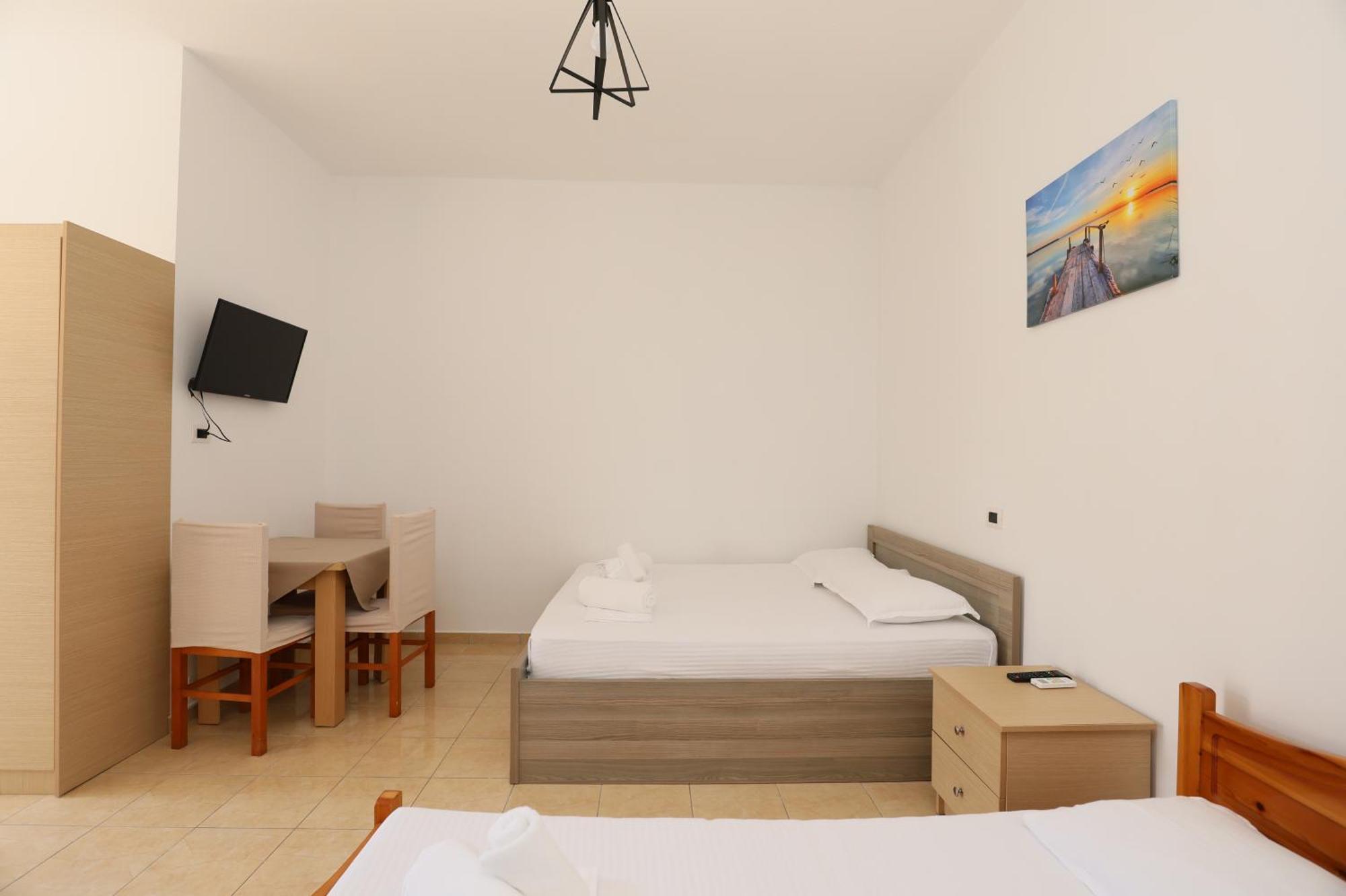 Michelle Apartments Ксамил Екстериор снимка