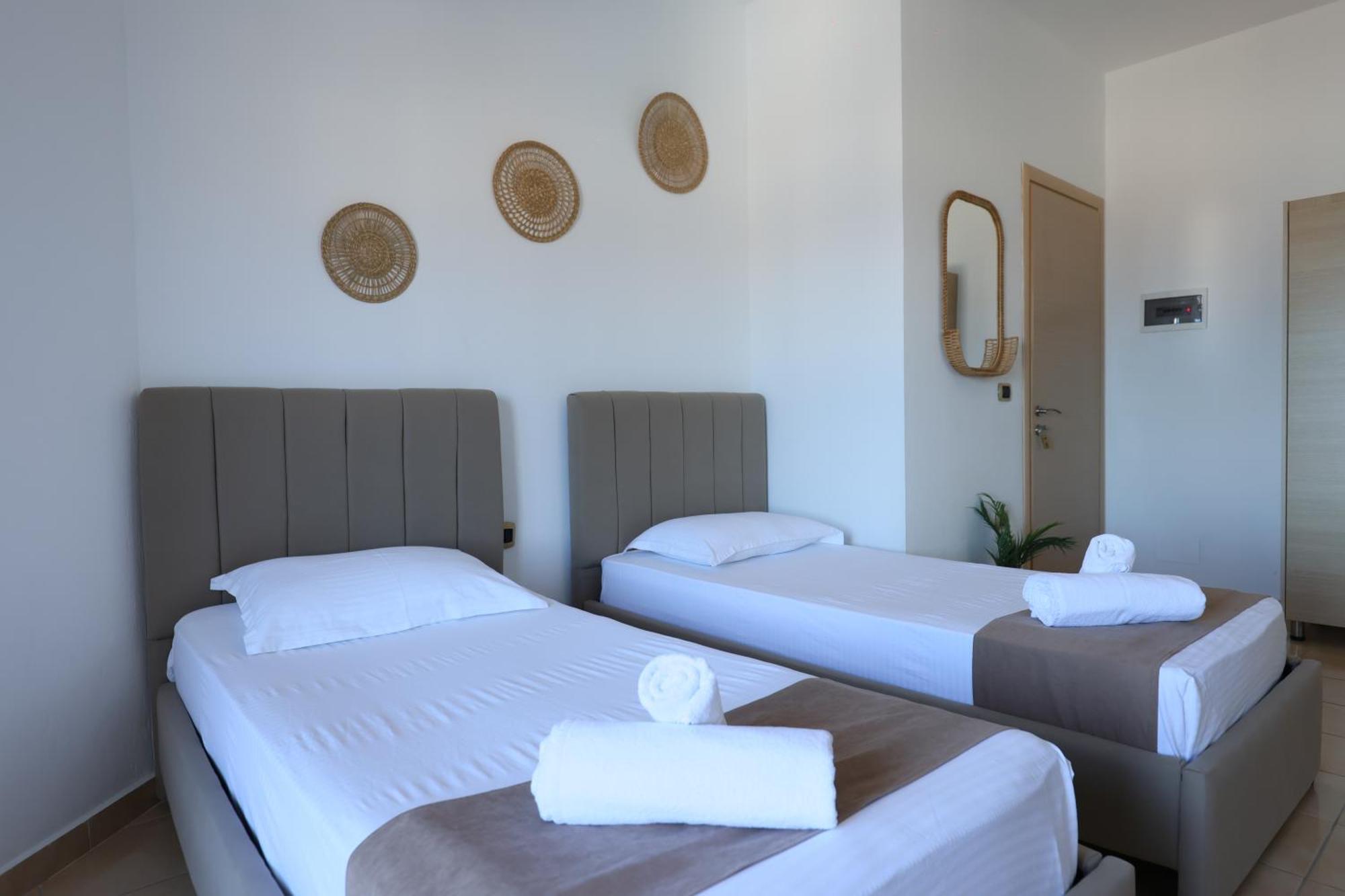 Michelle Apartments Ксамил Екстериор снимка