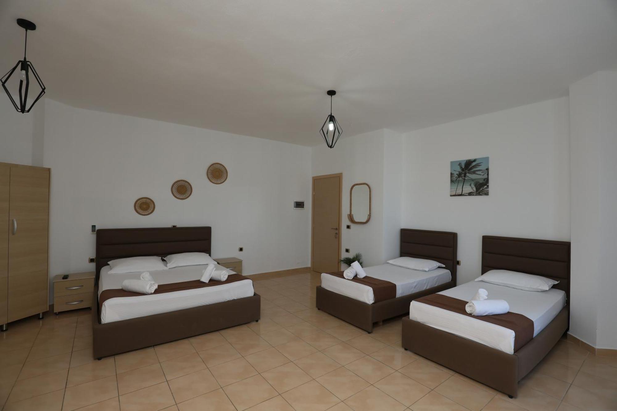 Michelle Apartments Ксамил Екстериор снимка