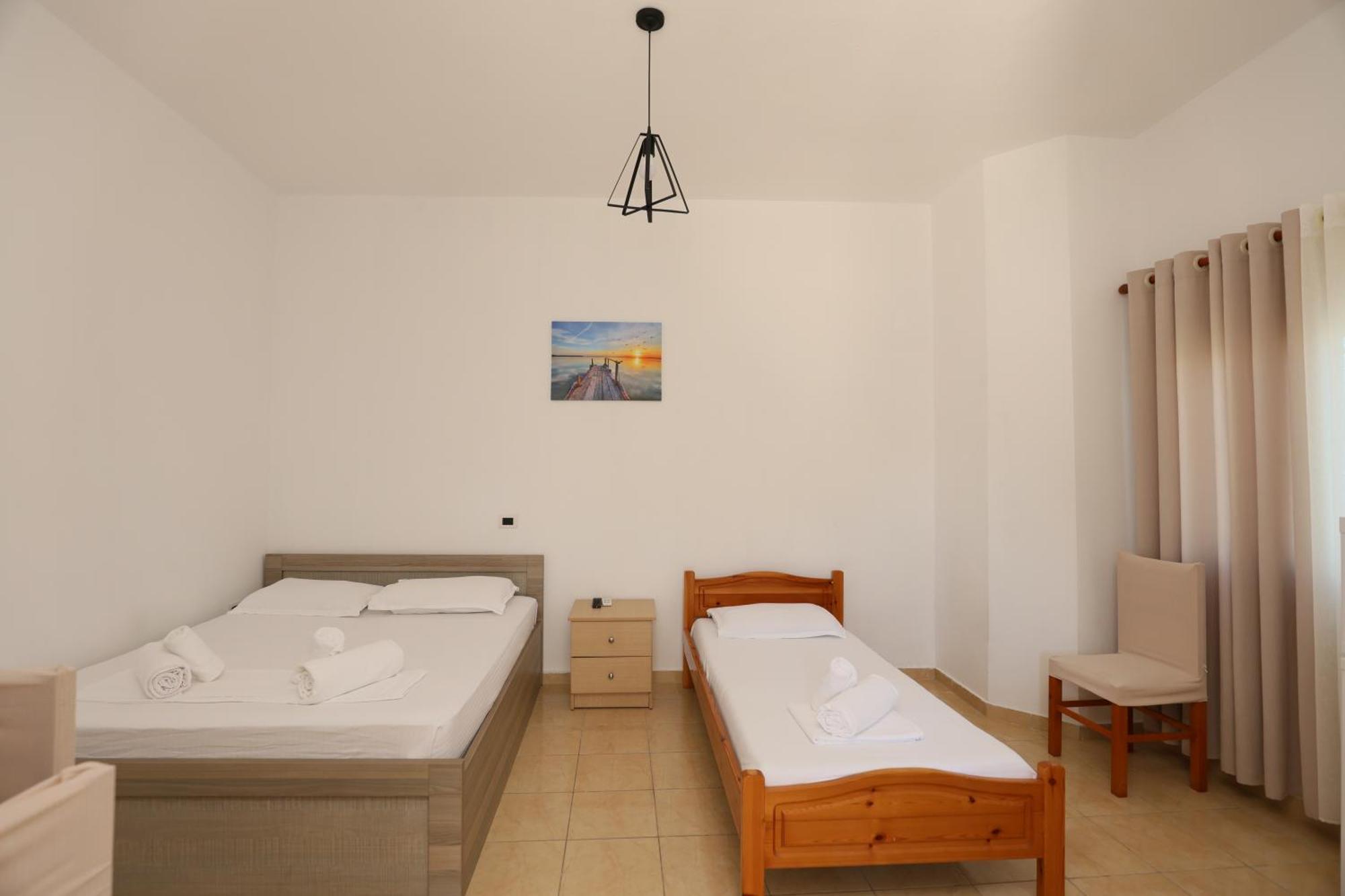 Michelle Apartments Ксамил Екстериор снимка