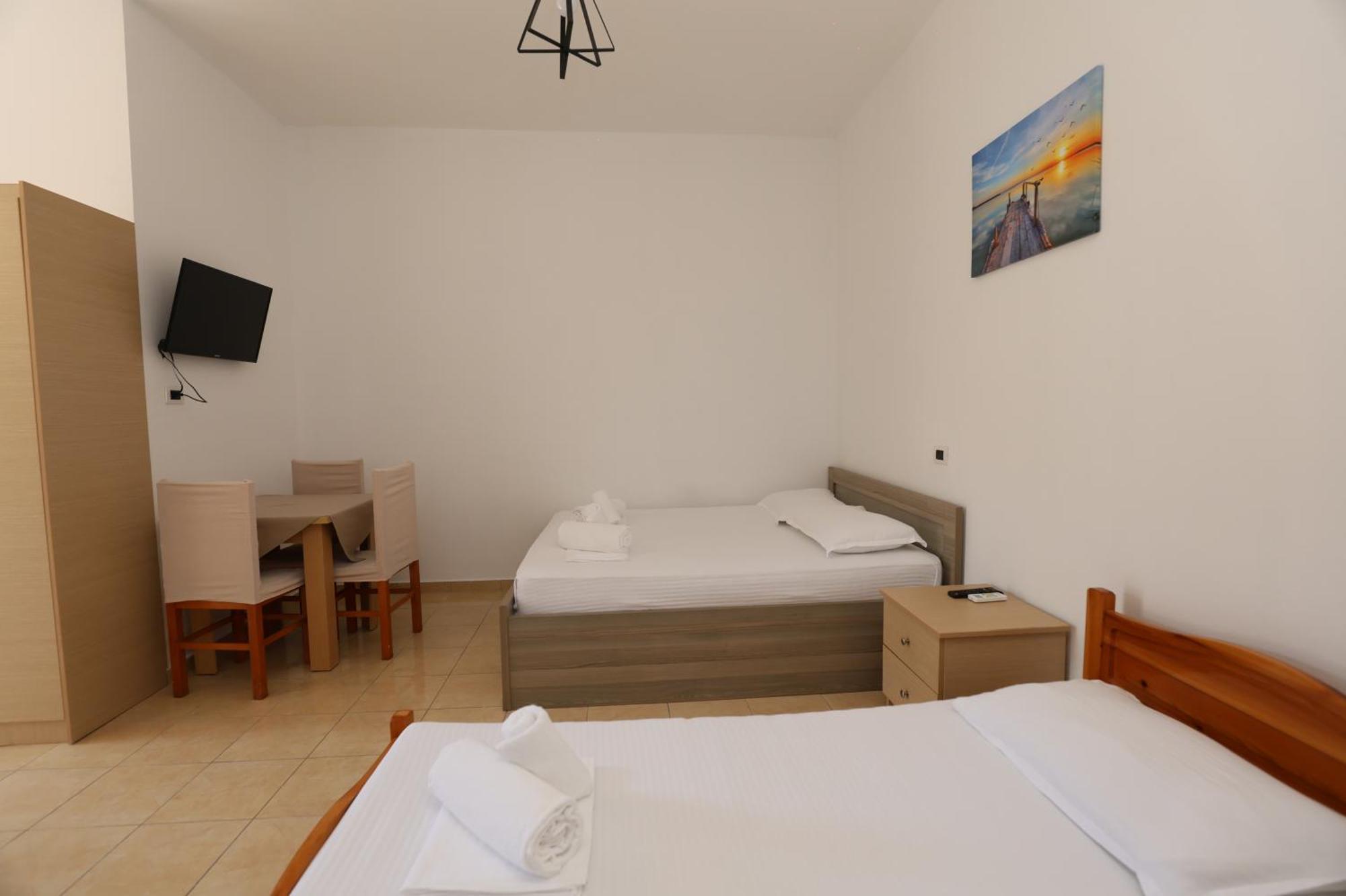 Michelle Apartments Ксамил Екстериор снимка