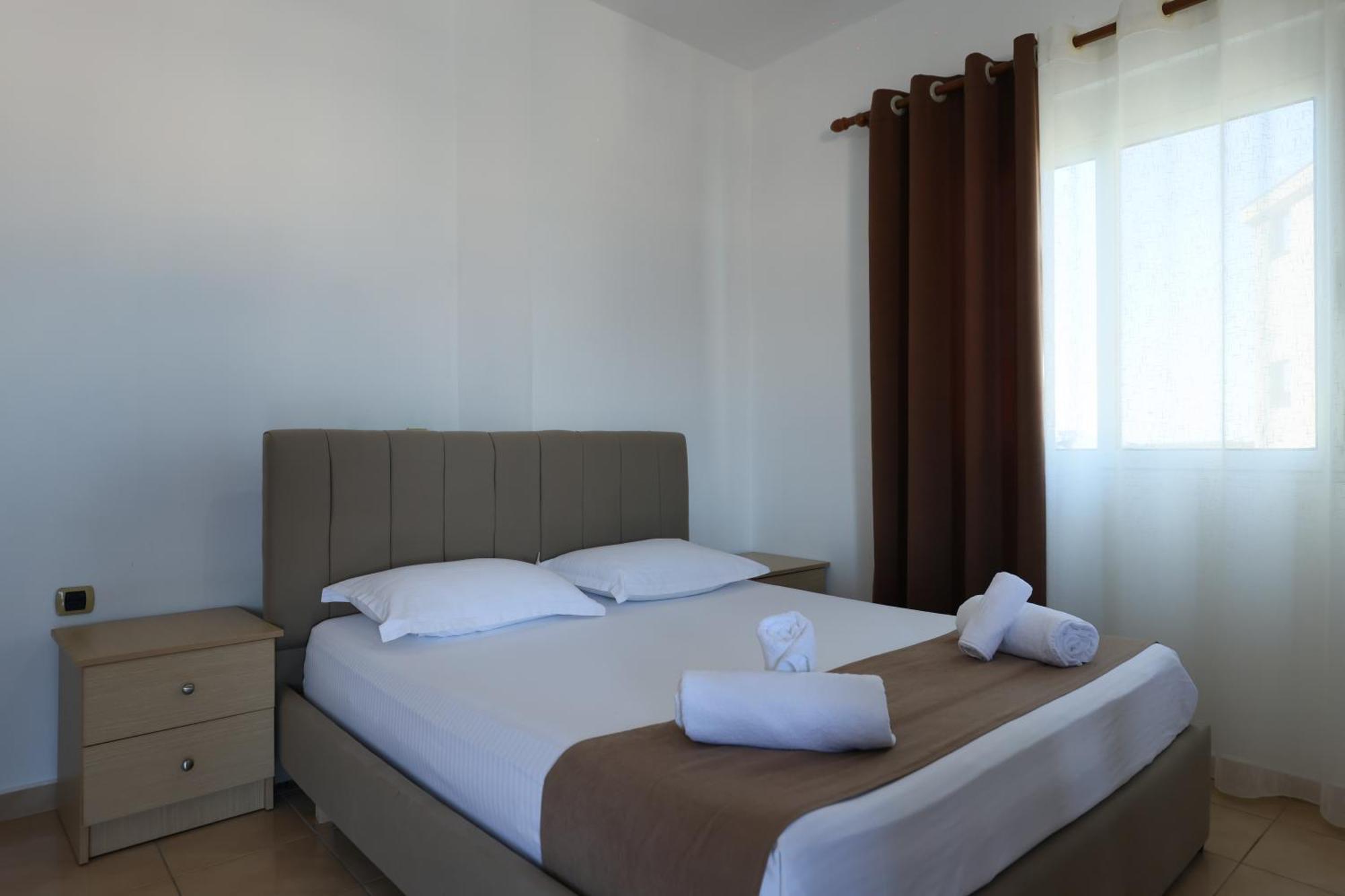 Michelle Apartments Ксамил Екстериор снимка
