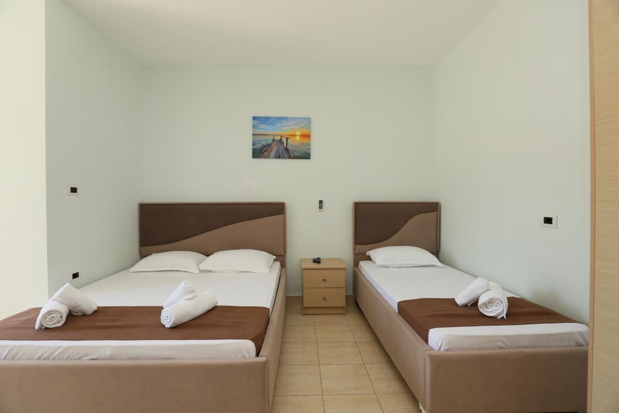Michelle Apartments Ксамил Екстериор снимка